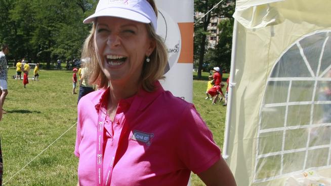 Една от 8: Нана Гладуиш вдига наздравица за живота 