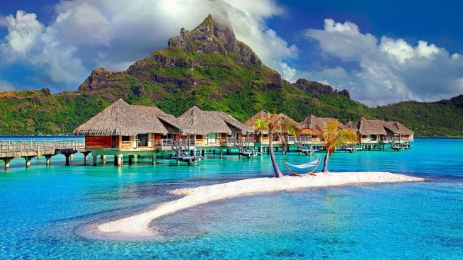 Вместо на ски, Гери-Никол по бански в топлите страни 