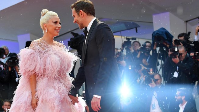 Лейди Гага се консултирала с Брадли Купър за последната си роля