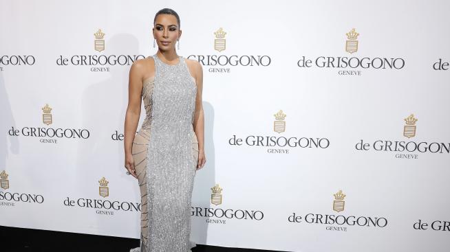 Тяло на седмицата: Ким Кардашян на плажа в Малибу