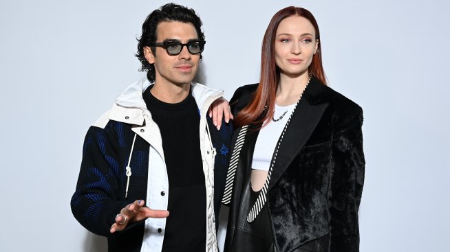 Слуховете са верни – Джо Джонас и Софи Търнър се развеждат