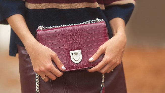Дамски чанти за зимата – бордото е цветът на сезона