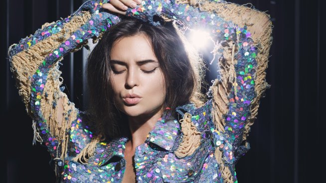 Сако с пайети – идеално за празниците 