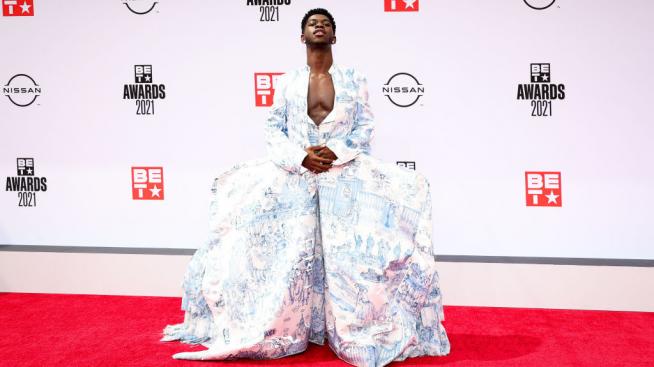 Лятна мода на червения килим: Зендая и Lil Nas X впечатлиха с тоалети