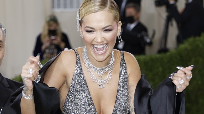 Рита Ора с едноседмично бягство във френските Алпи