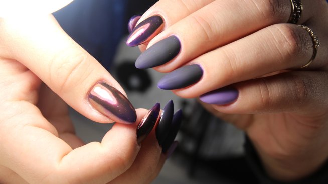 3D маникюр с хром – нова мода сред звездите