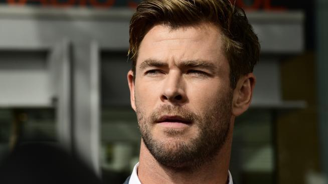 Крис Хемсуърт вбеси австралийци заради звездния поток до Байрън Бей