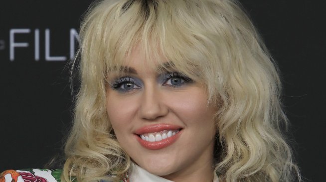 С кого Лиъм Хемсуърт е изневерявал на Майли Сайръс?