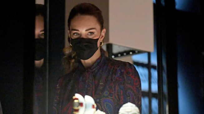 Кралска мода: Кейт Мидълтън, страхотна блуза!