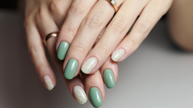 Млечни нокти с шамфъстък – перфектната неутрална опция за пролетта