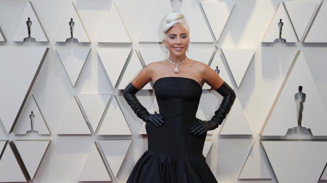 Лейди Гага със специален подарък за рождения си ден