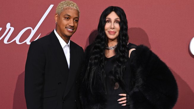 Шер се гордее, че гаджето ѝ се сбил с двама в Кан