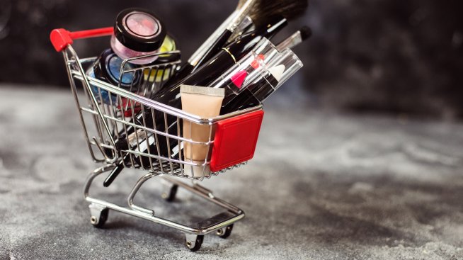 Какви са рисковете при купуване на козметика онлайн?