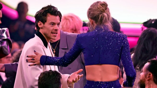 Топли чувства: Тейлър Суифт и Хари Стайлс все още се харесват и подкрепят