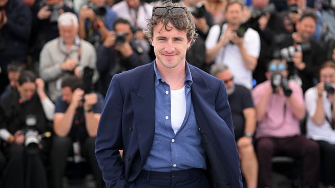 Млади и влюбени – Пол Мескал и Грейси Ейбрамс направиха дебюта си като двойка