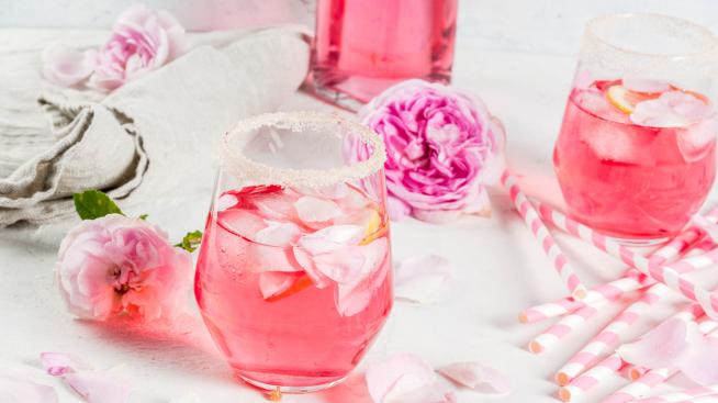 Как да приготвите сироп от рози 