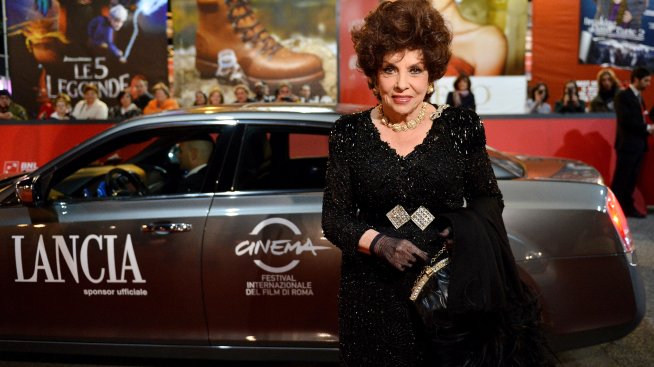 Легендата на италианското кино Джина Лолобриджида почина на 95 години