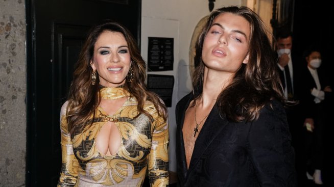 Елизабет Хърли и синът ѝ Деймиън с първо общо дефиле