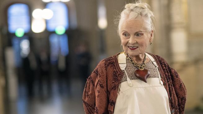 Без свян пред камера: Вивиан Уестууд се съблече полугола