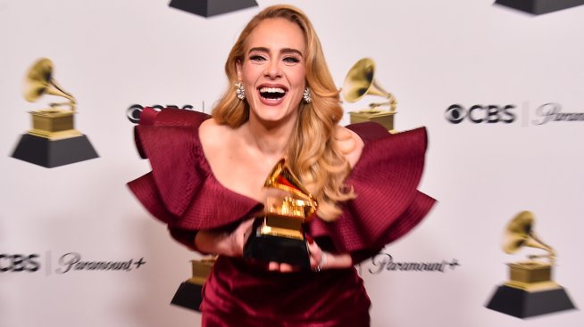 Звездна помощ - Адел разкри пола на бебето на свои фенове