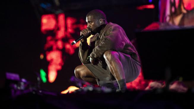 Стил по време на изолация: Маратонките на Кание Уест 