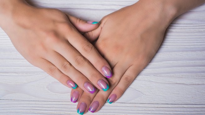 Френски маникюр за лятото – цветни идеи, с които ще заблестите