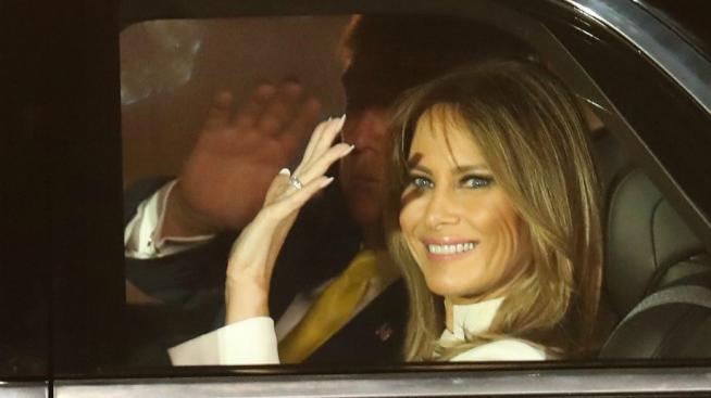 Рокли за лятото: Мелания Тръмп с Alexander McQueen