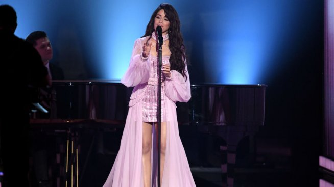 Камила Кабело с окуражаващи думи към всички със закръглени тела