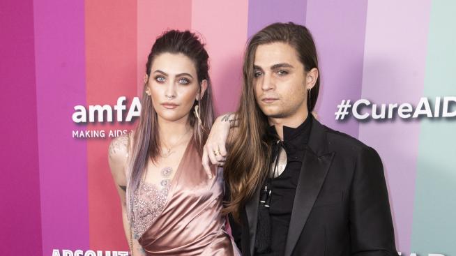 Парис Джексън скъса с гаджето си