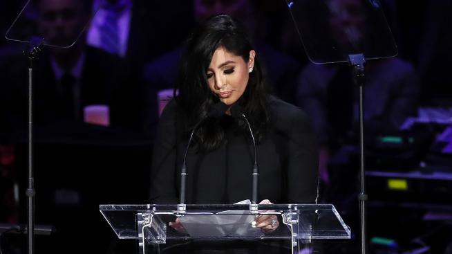 Ванеса Брайънт обвини майка си във финансово изнудване