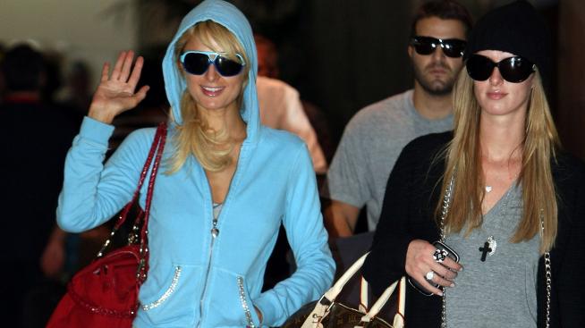 Плюшеният анцуг на Juicy Couture отново е актуален!