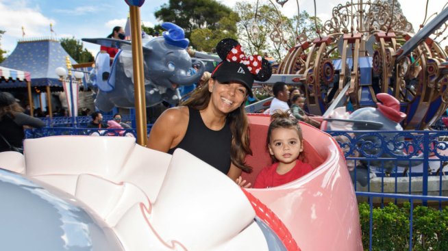 Щастлива мама – Ева Лонгория празнува рождения ден на сина си Санти