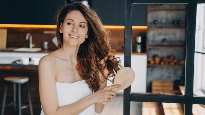 Как да постигнете мека коса дори у дома