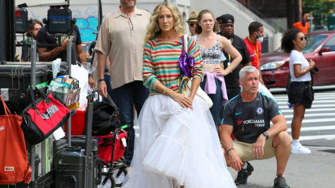 Сара Джесика Паркър пресъздаде един от най-известните тоалети на Кари Брадшоу