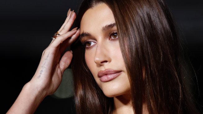 Несъответстващ маникюр – Хейли Бийбър ни дава вдъхновение 