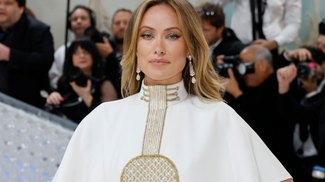 Моден гаф: Оливия Уайлд и Маргарет Джан се появиха в една и съща рокля на Met Gala