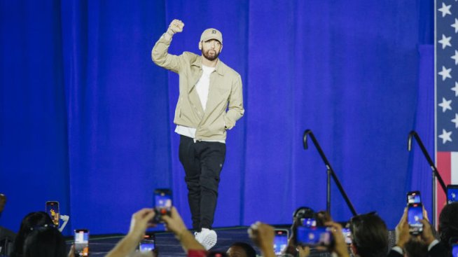 Семейна Коледа – тази година Еминем за първи път празнува като дядо