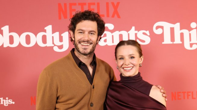 Непохватността на Адам Броуди помага на героя му в Nobody Wants This