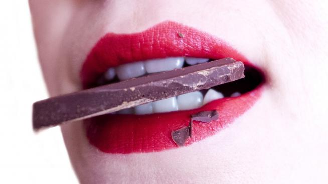 Топ 5 на храни и напитки, които съсипват зъбите ви