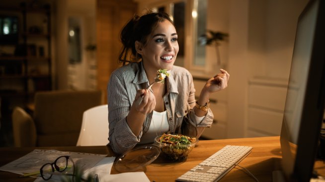 8 храни, които никога не трябва да ядете преди лягане