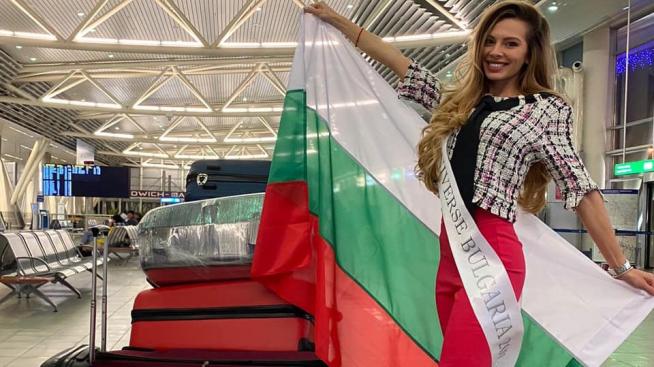 „Мис Вселена България“ отлетя за Атланта 