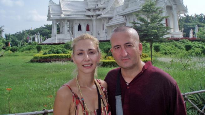 Дони сподели непоказвани снимки от сватбата 