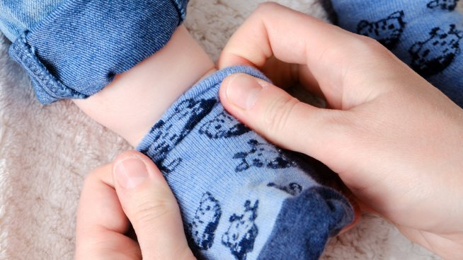 Даяна Ханджиева показа бебето Антони 