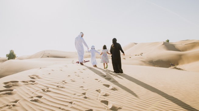 Константин заприлича на автентичен бедуин