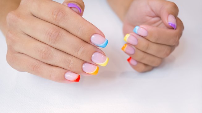 Пролетен маникюр: Шест идеи за различен френски стил