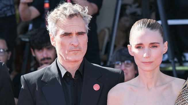 Романтика във Венеция - Хоакин Финикс и Руни Мара с рядка поява на червения килим