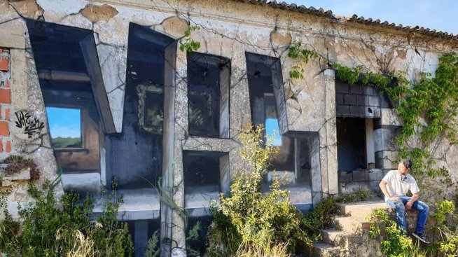 Графитите, които пробиват стени