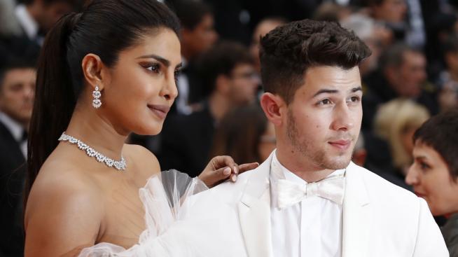 Семейство Джонас посрещнаха пролетта в Индия