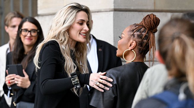 Семейно събиране – Джанет Джаксън под ръка с племенницата си Парис в Париж