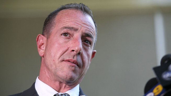 Бащата на Линдзи Лоън арестуван за нападение над съпругата си